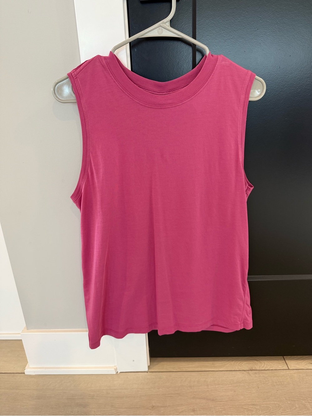 lululemon athletica Sleeveless Crewneck Tank Top - Fuchsia Pink